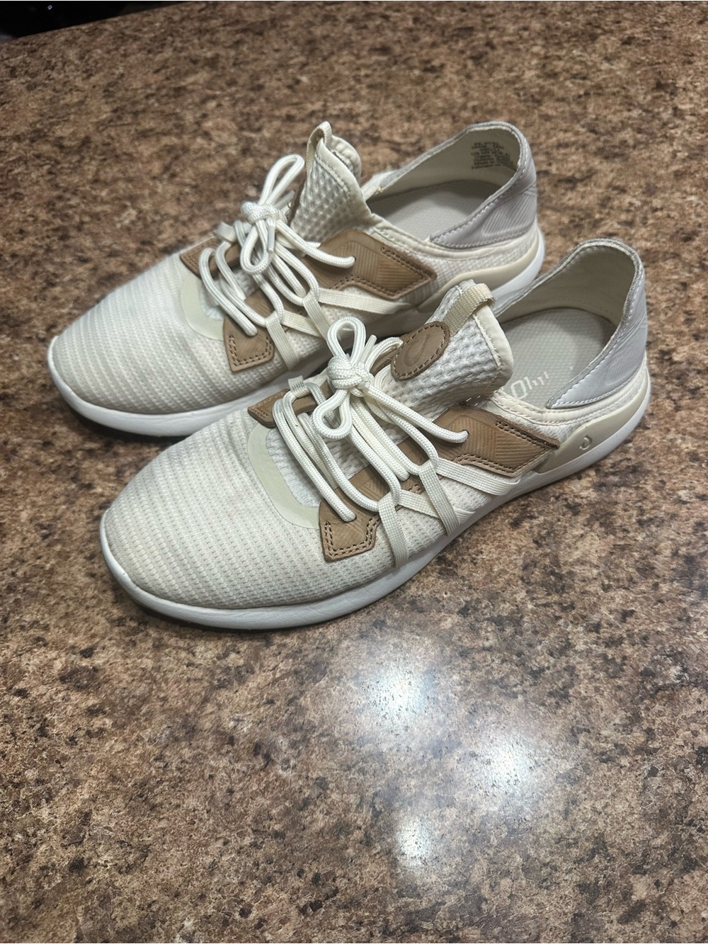 Men’s Olukai Cream Knit Casual Lace-Up Sneakers 9